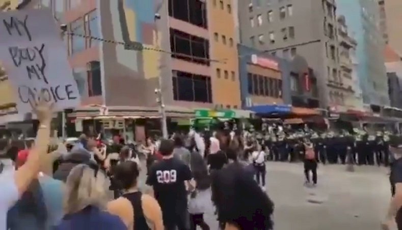 澳洲2大城反封鎖示威爆衝突 警方逮捕267人