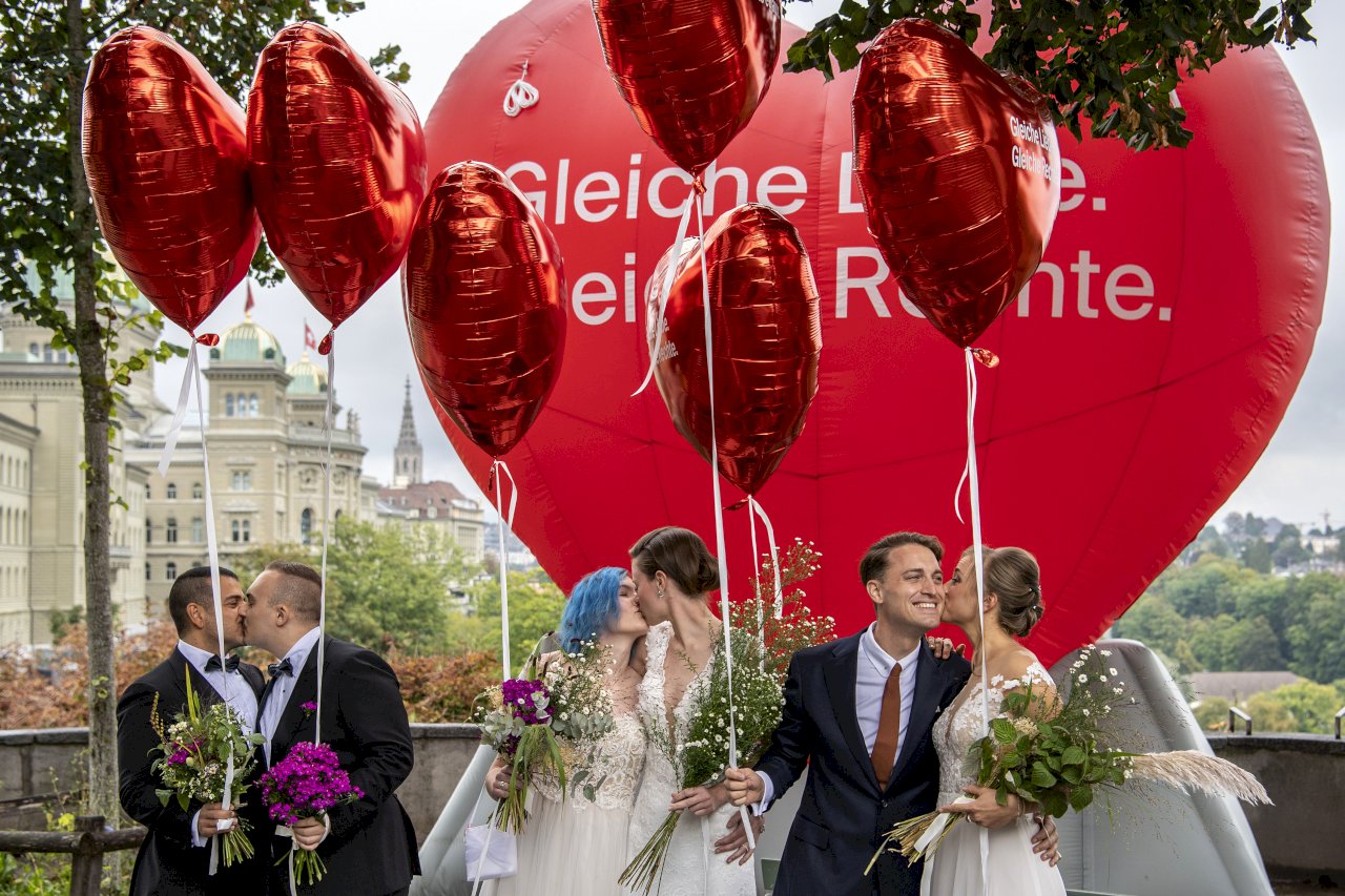 瑞士26日舉行的同性婚姻公投結果出爐，近三分之二選民支持同婚，成為全球第30個同婚合法化國家。（ 美聯社／達志影像）