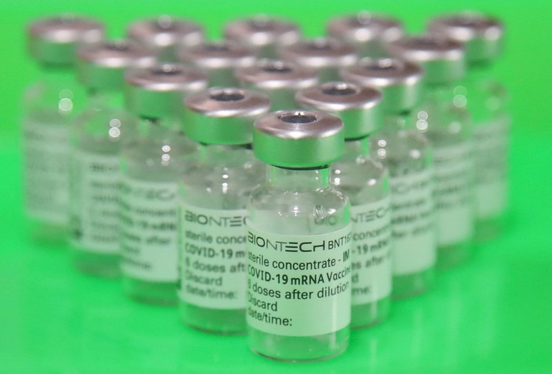 第13批BNT疫苗 近94萬劑運抵台灣