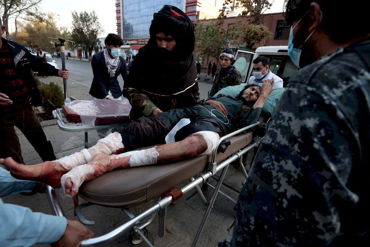 喀布爾軍醫院遭自殺攻擊 至少19死50傷