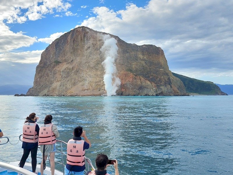 24年來最大量  龜山島磺煙大噴發連宜蘭都可見到