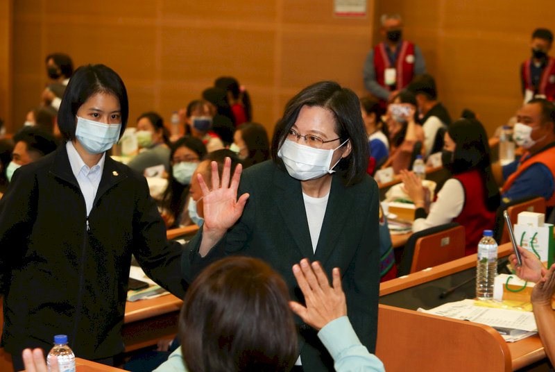 北市新增一例本土病例 政府有信心防堵疫情  2021世界人才排名報告 台灣排名第16名，較去年進步四名