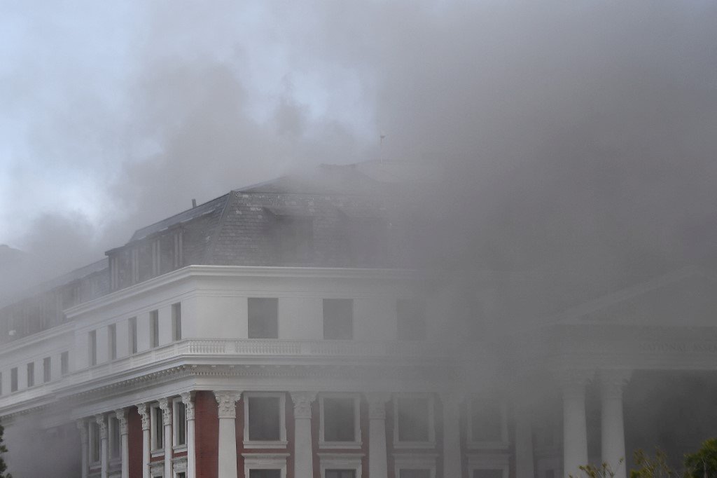 南非開普敦議會大樓發生大火