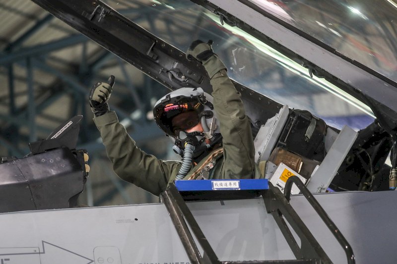 F-16V升級 國防部將續購聯合頭盔瞄準系統