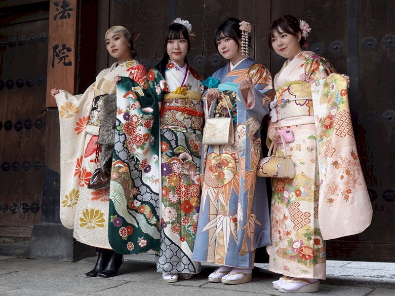 日本120萬人轉大人 出席成年儀式女孩爭奇鬥艷