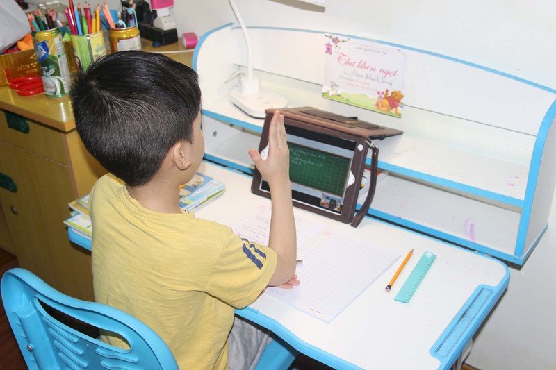 越南私校疫情下紛倒閉 恢復實體課教室數恐不足