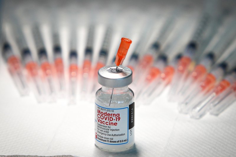 自購122.46萬劑莫德納疫苗到貨  效期至8月5日