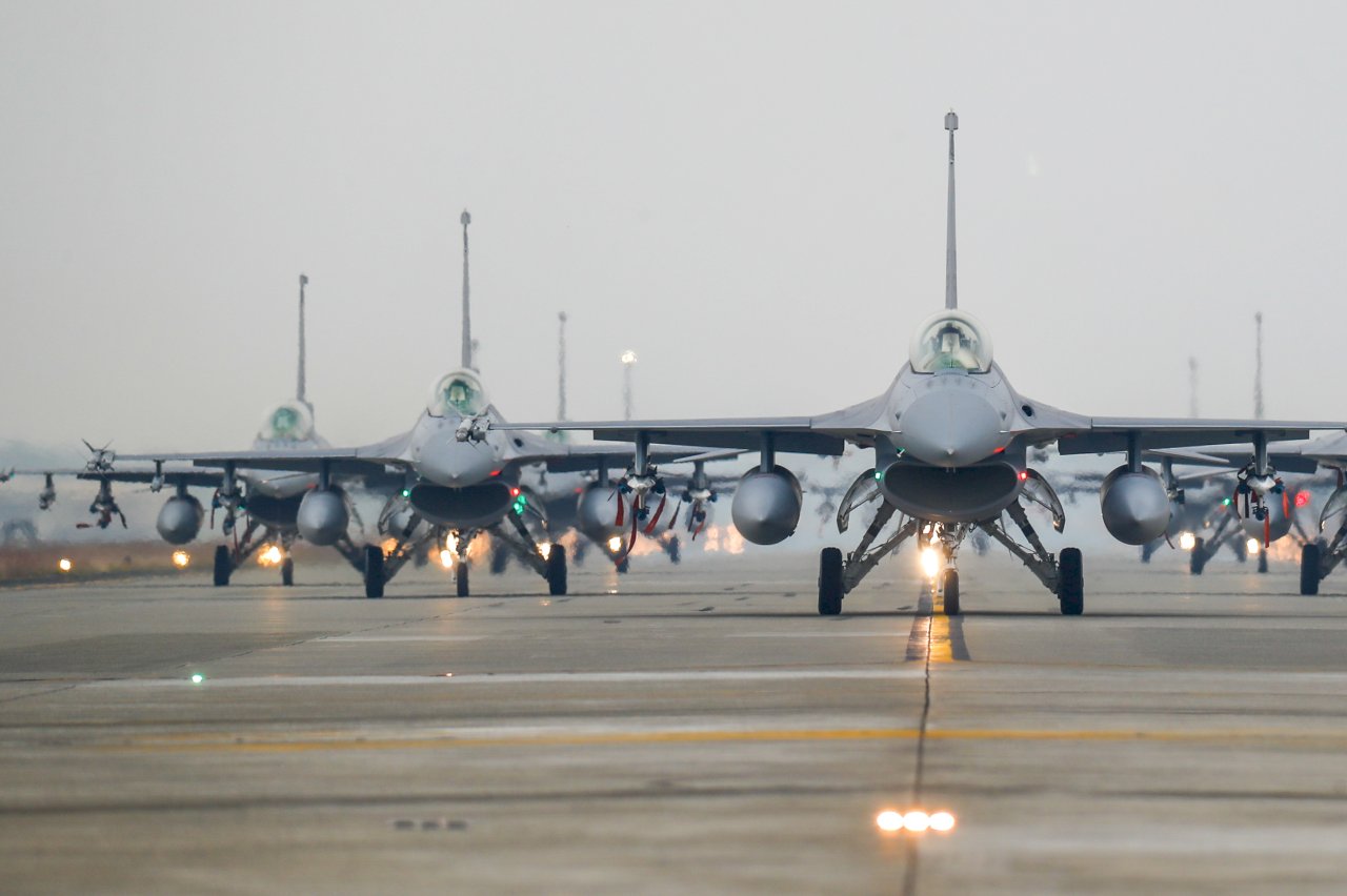 俄羅斯猛轟烏克蘭 波蘭一度出動F-16戰機保衛領空