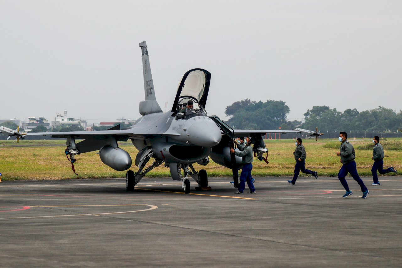 鞏固東南空域安全 空軍第七戰鬥機聯隊年底成軍