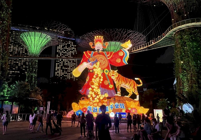 新加坡春節盛典登場 老虎造型燈飾照亮濱海灣花園