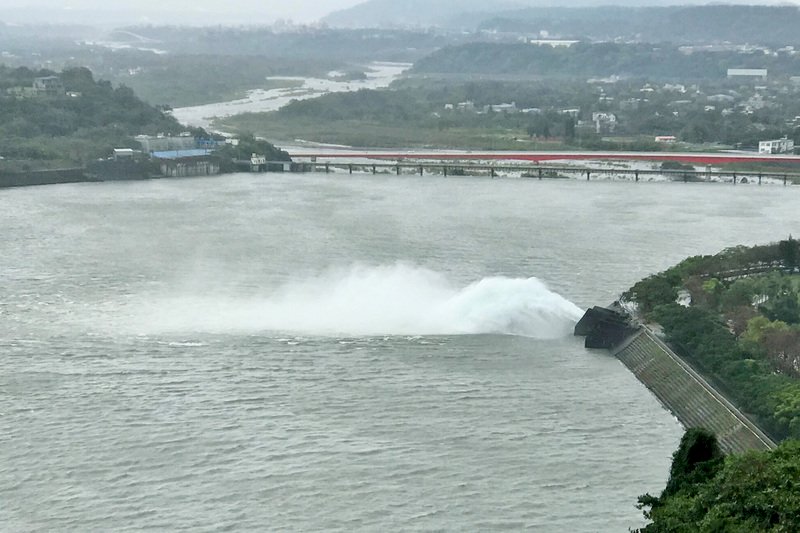 豐沛春雨挹注北台灣  石門水庫實施調節放水