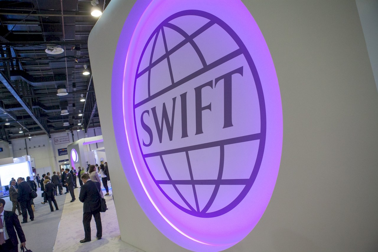 專家：美國可能對中港實施金融制裁 禁用SWIFT