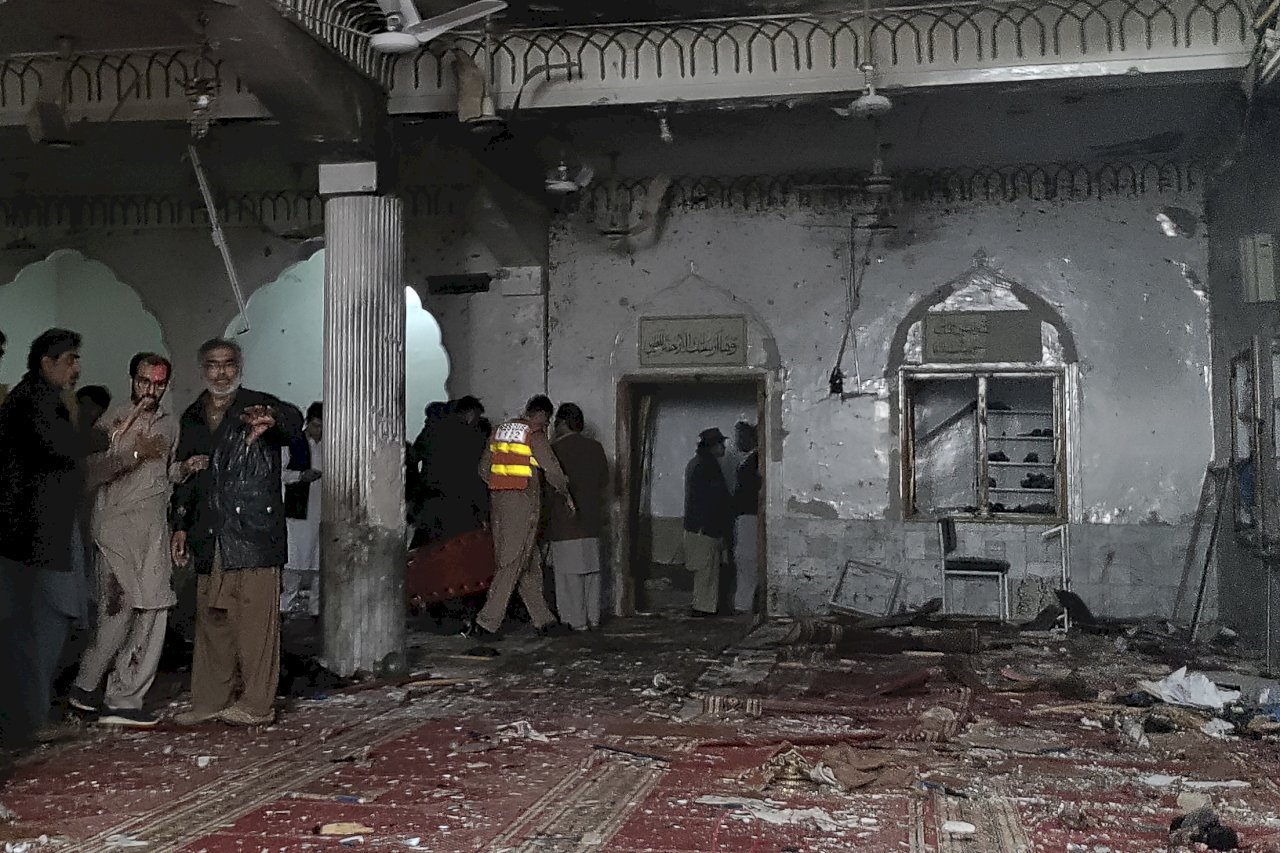 巴基斯坦清真寺遭自殺炸彈攻擊 至少30死56傷