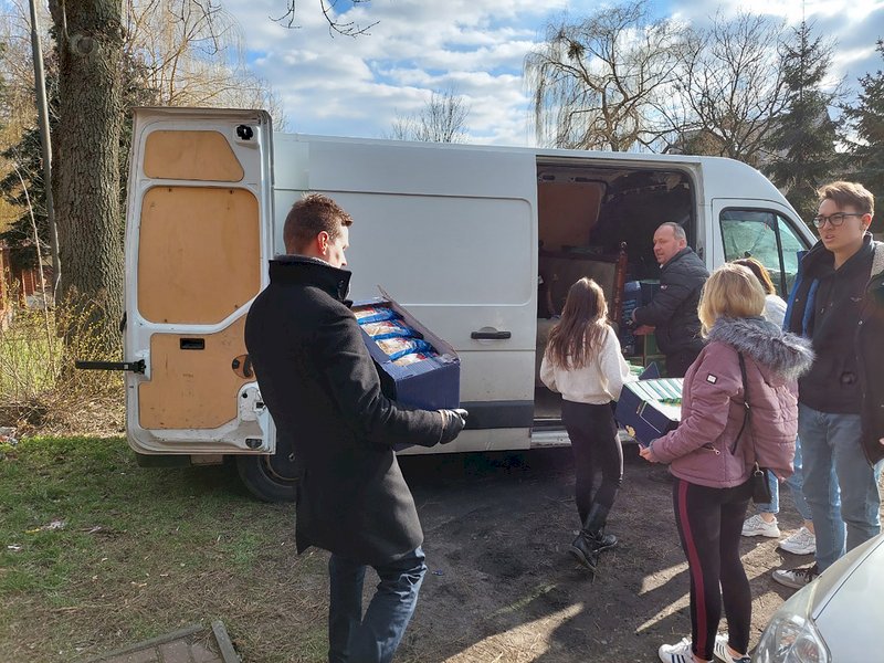 援助烏克蘭難民  慈濟波蘭發放物資