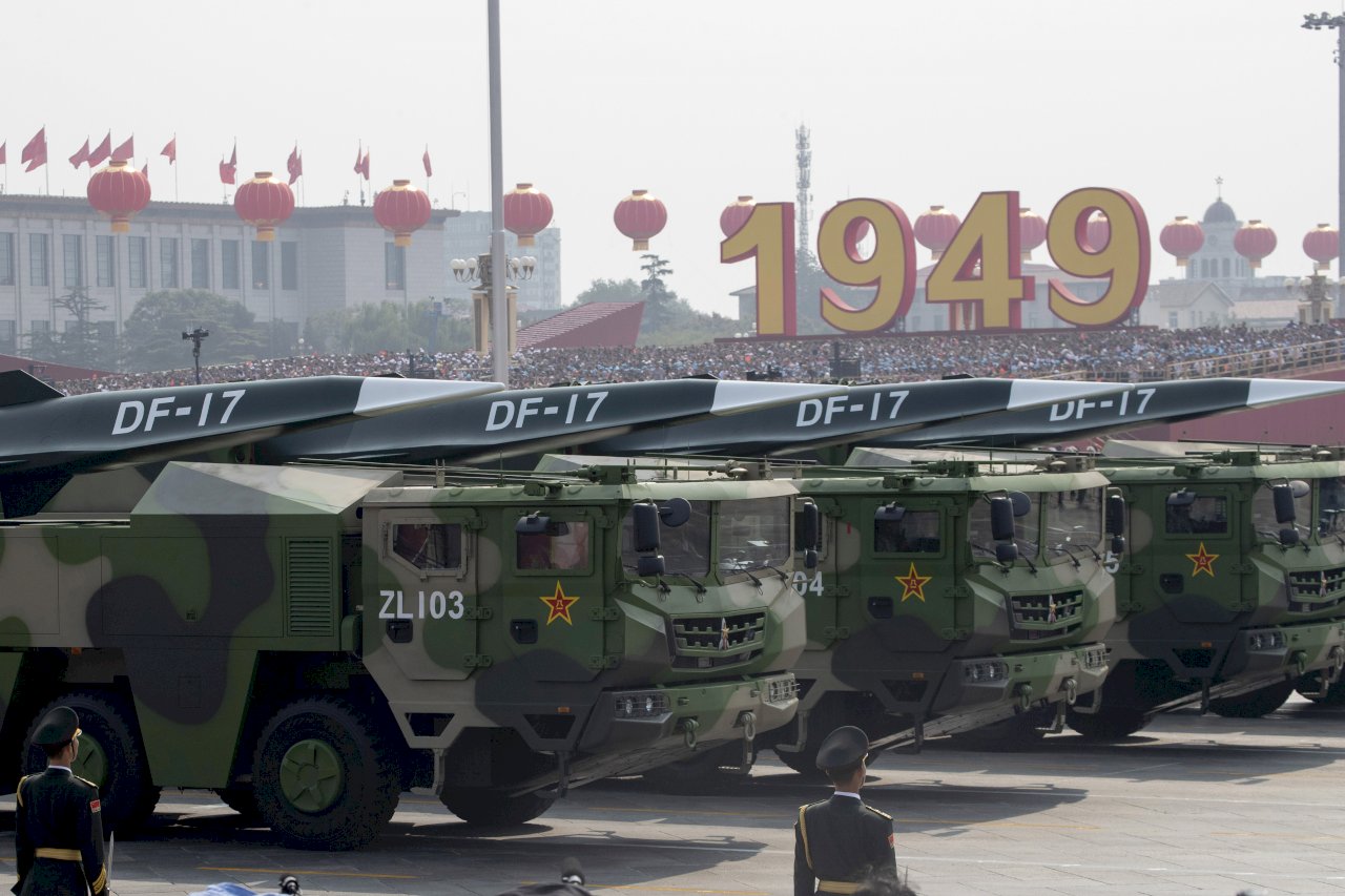 美報告：中國對台升級部署東風17中程彈道飛彈