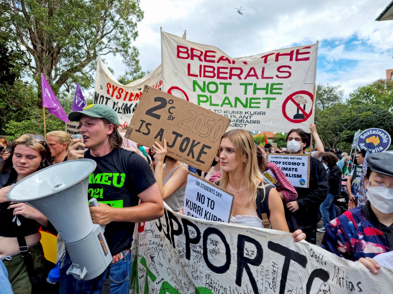 響應全球氣候罷課 澳洲數百學生上街