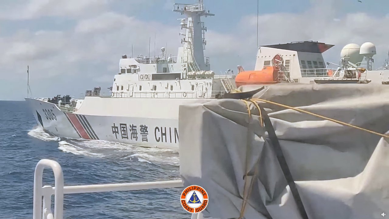 中國海警船黃岩島「近距離活動」 菲律賓海巡署譴責