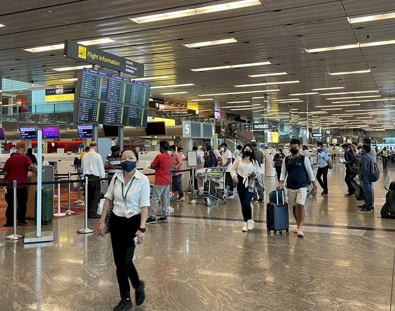 新加坡26日起解除大部分防疫限制 旅客入境前不需檢測