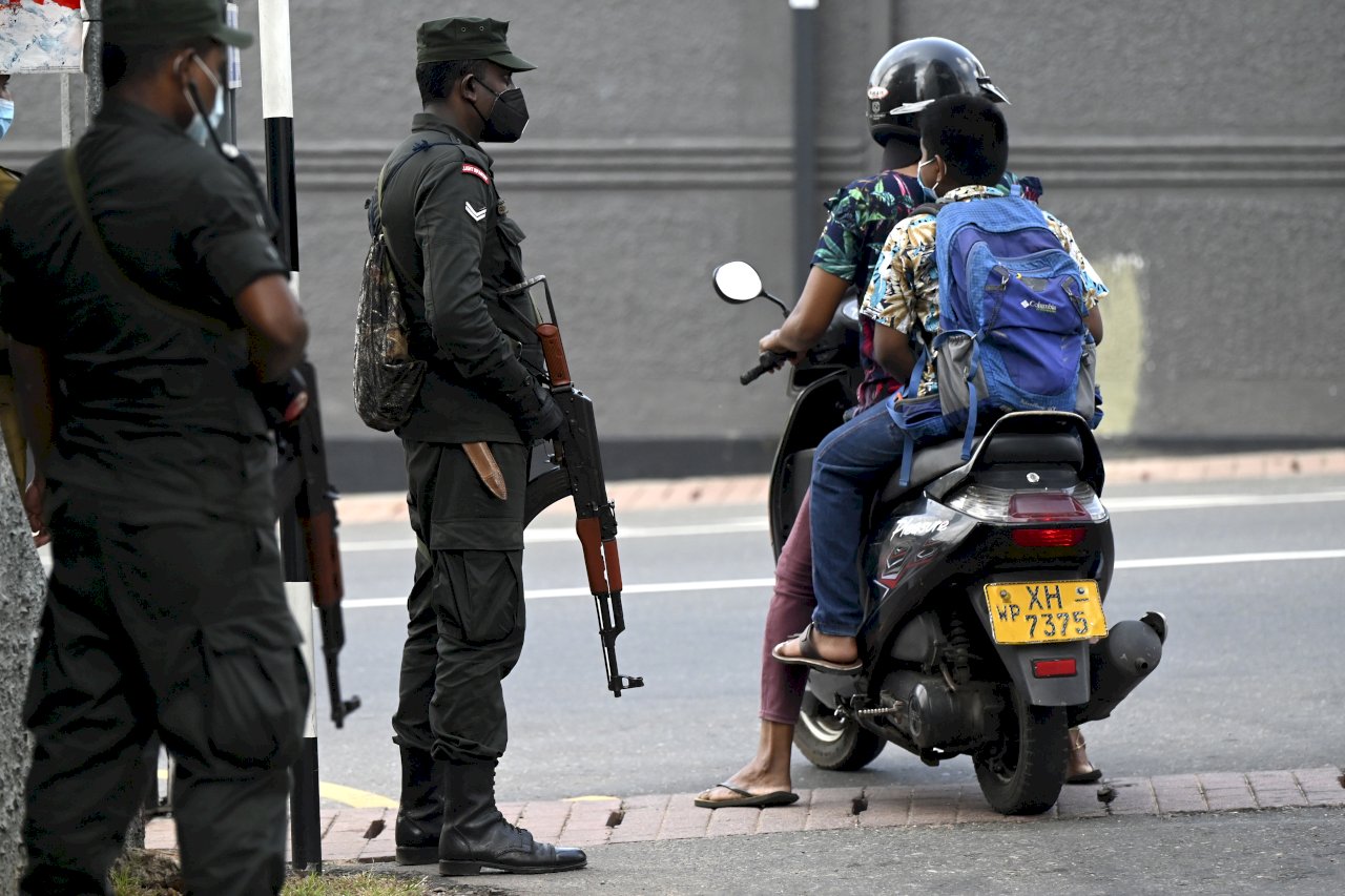 斯里蘭卡實施36小時宵禁 以阻止大規模抗議活動