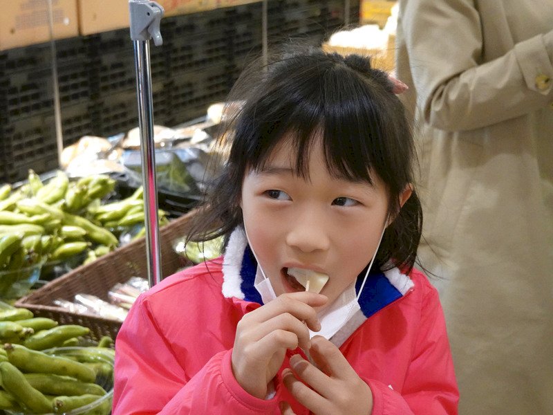 台灣冷凍釋迦首登日超市 日童嘗鮮喊「歐伊喜」