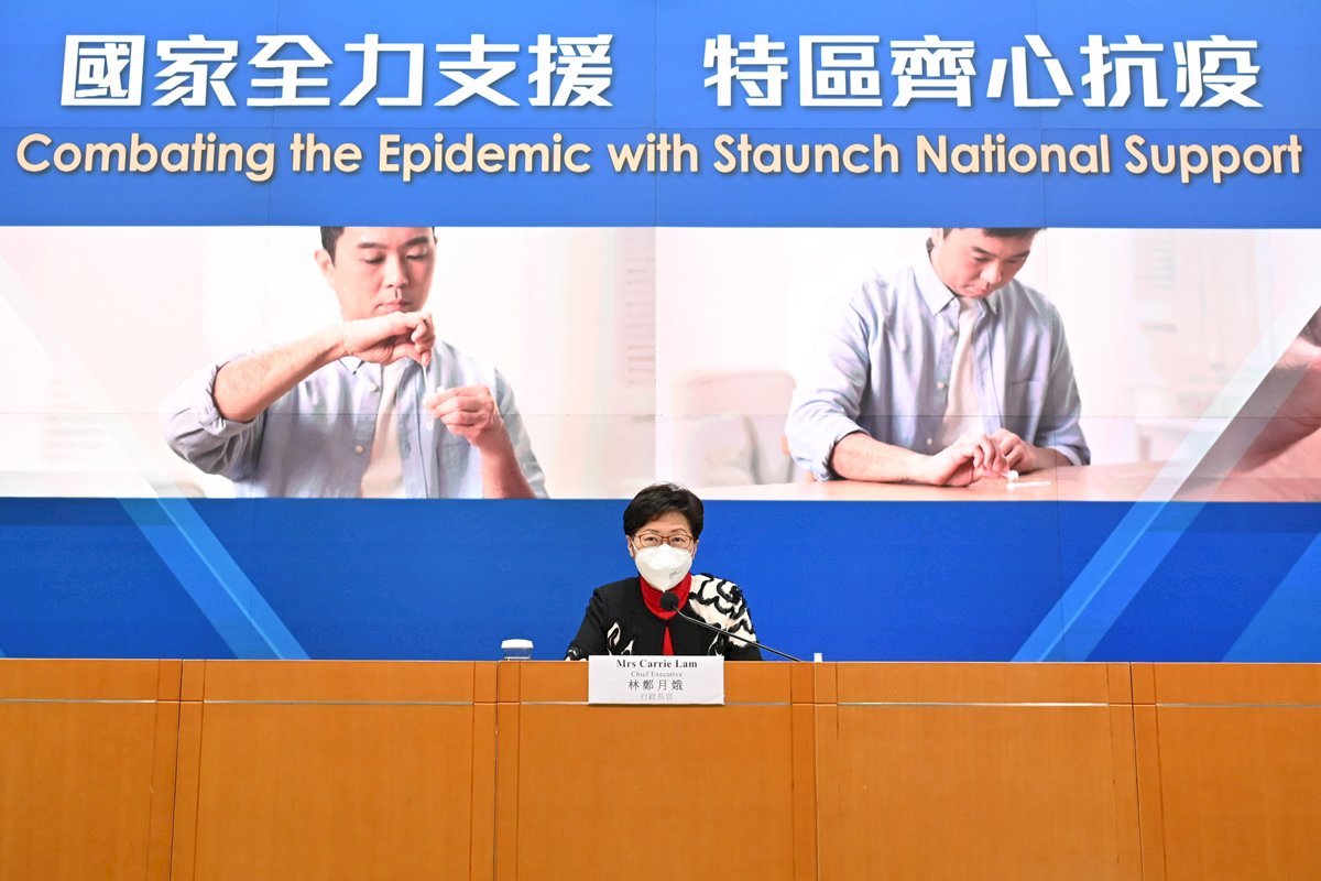 香港新增1043例確診  官員憂放寬防疫措施將反彈