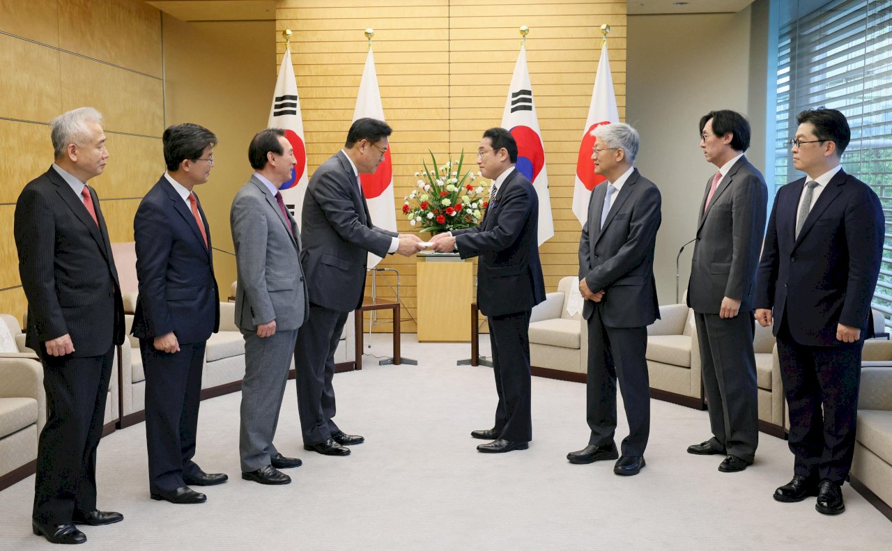南韓準總統代表團會晤日本首相 同意改善日韓關係