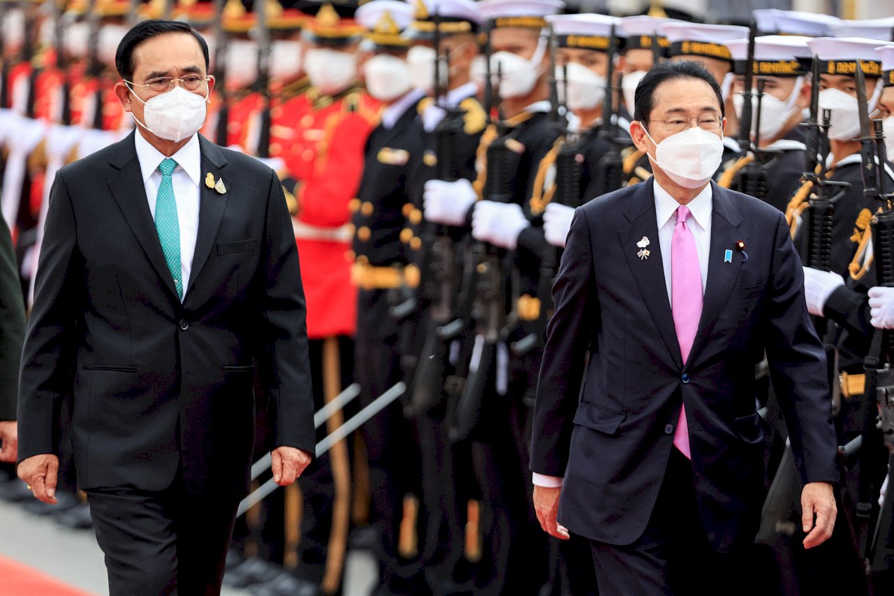 日本首相抵泰 將簽新防衛協議