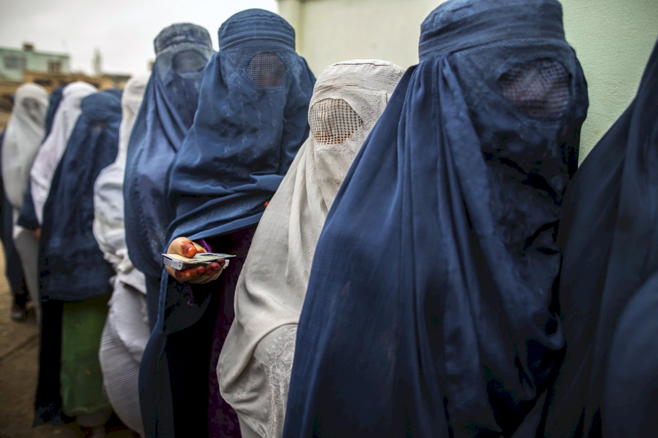 塔利班掌權滿1年 阿富汗女性不安中尋找未來(影音)
