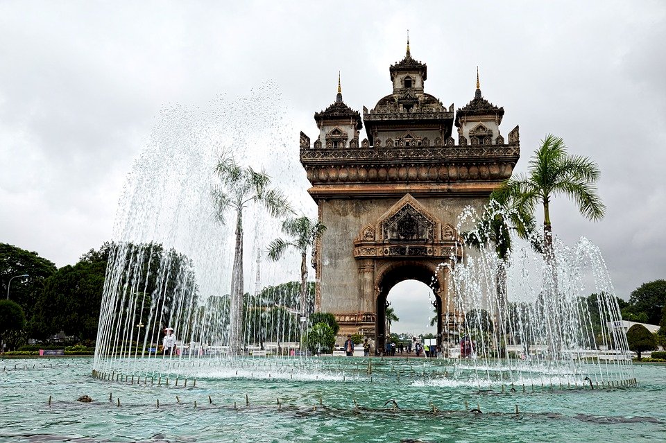 寮國振興經濟 9日全面重新開放旅遊