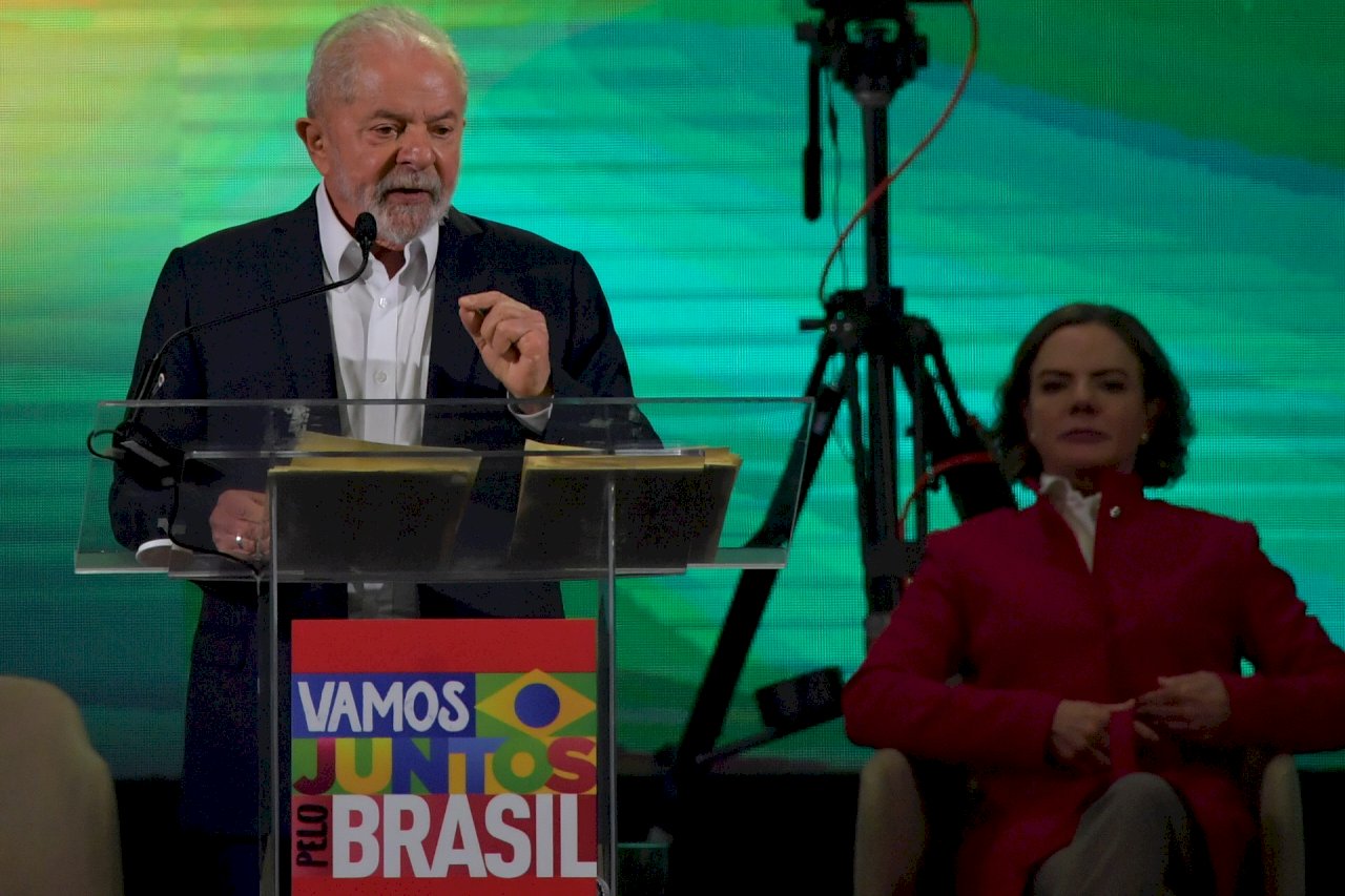 魯拉展開總統競選活動 誓言捍衛巴西民主