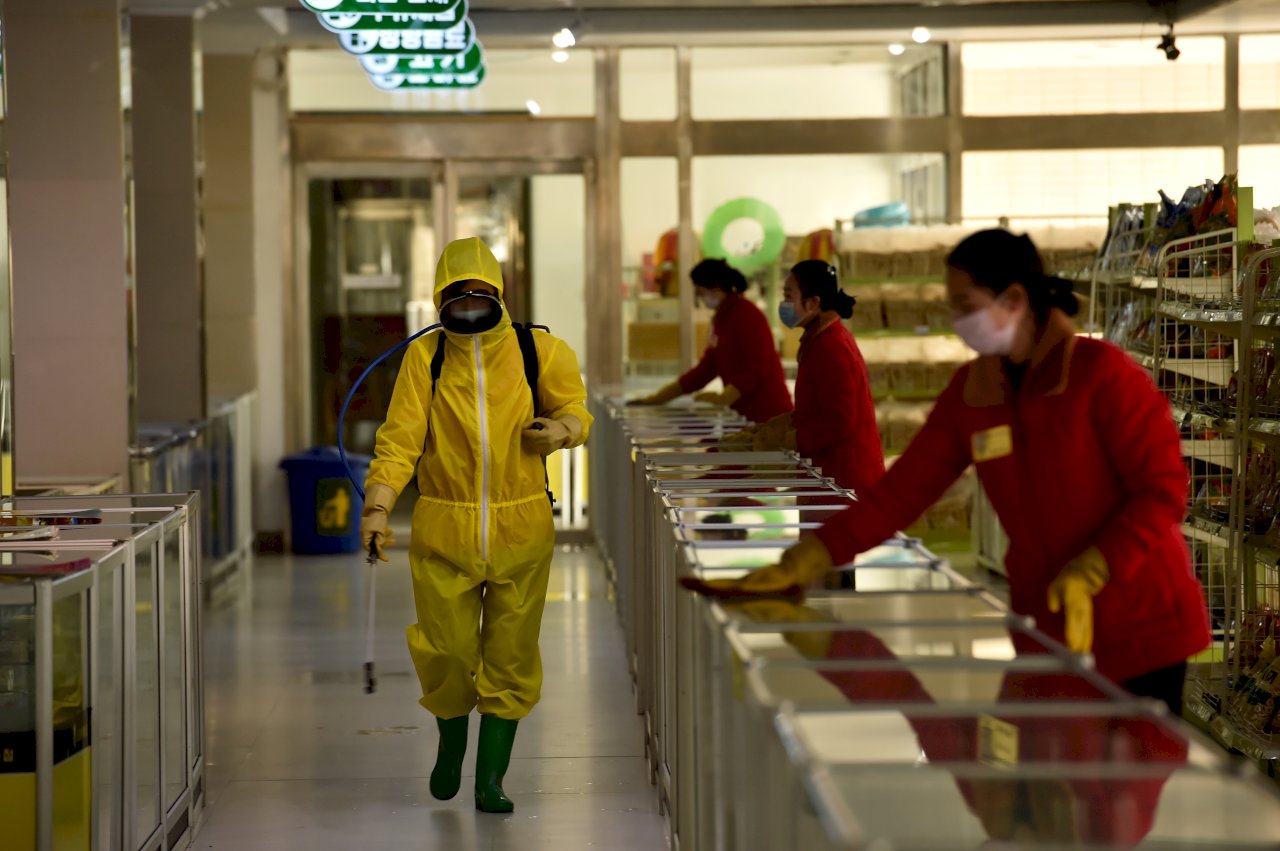 北韓疫情 發燒患者總數近400萬 死亡71人