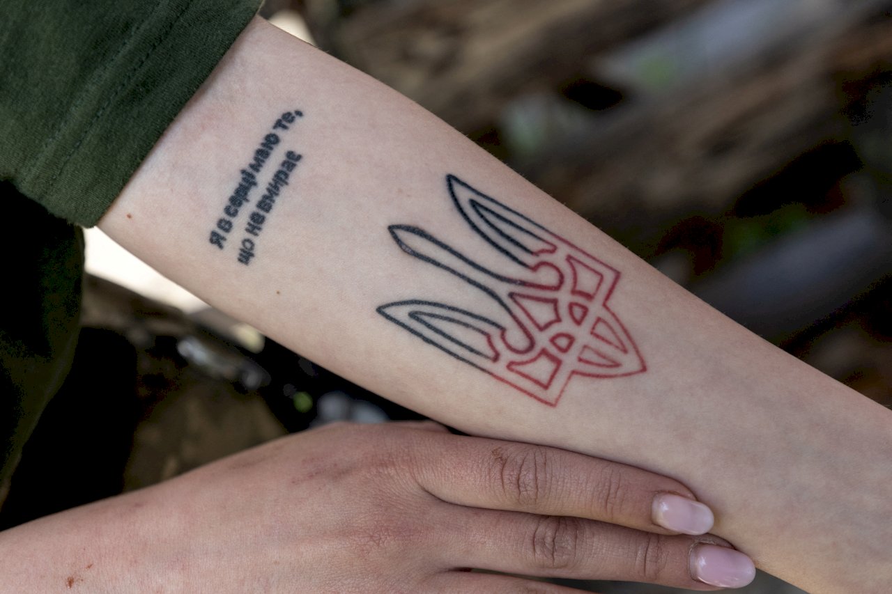 俄入侵引爆愛國熱潮 烏克蘭人紋身展現對國家的愛