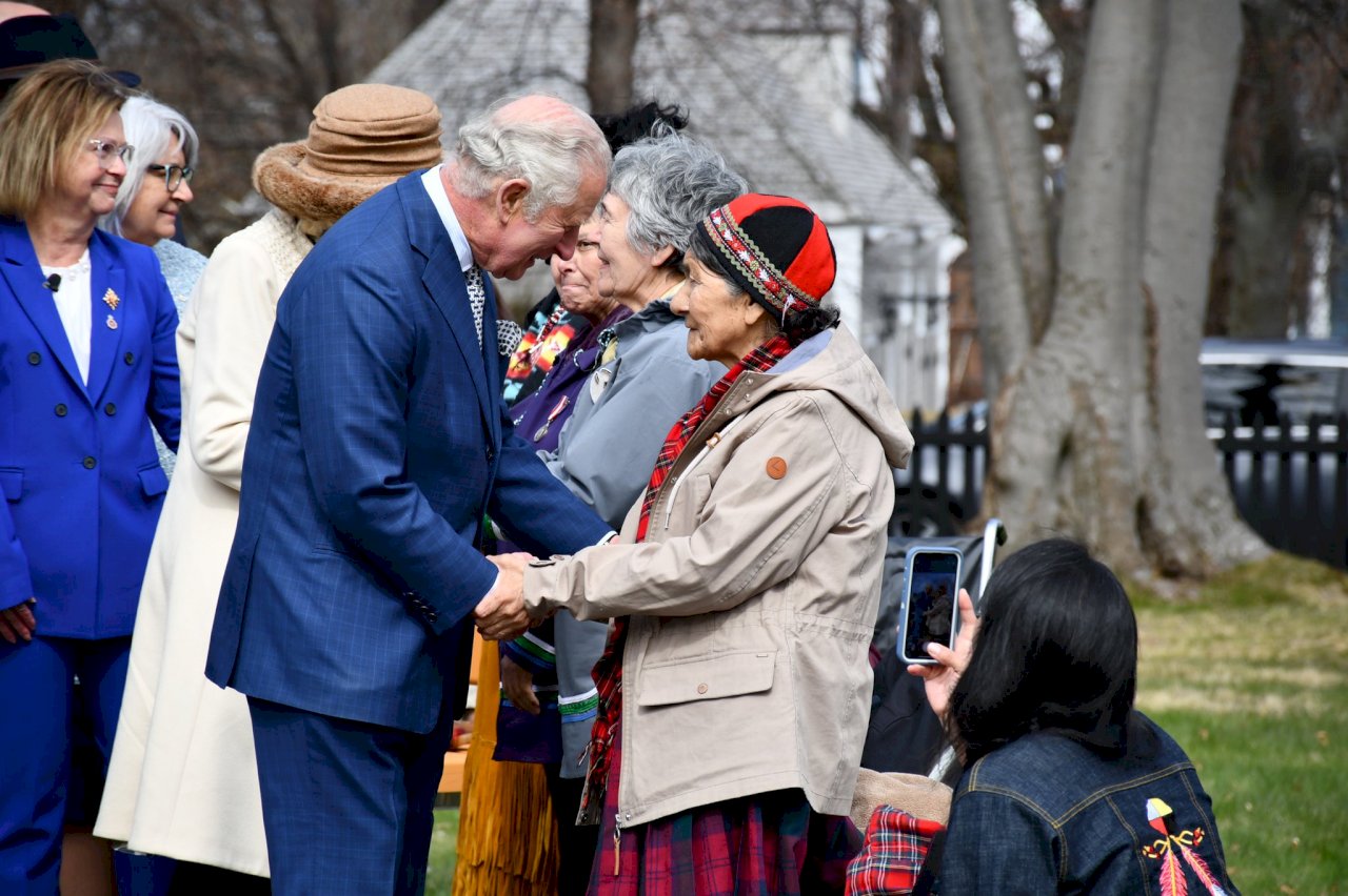 英查爾斯王儲夫婦訪加拿大 面對原民和解等挑戰