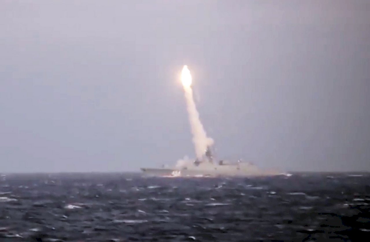 俄國成功在海上試射極音速鋯石飛彈
