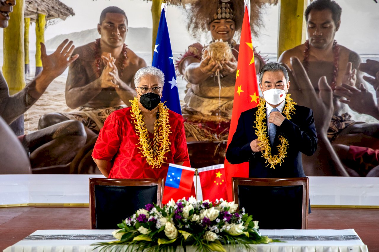 王毅訪南太平洋 薩摩亞和中國簽署雙邊協議