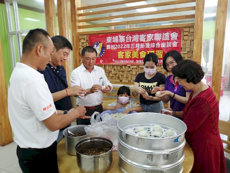 柬國5劑疫苗護身  台灣客家聯誼會擴大慶五月節