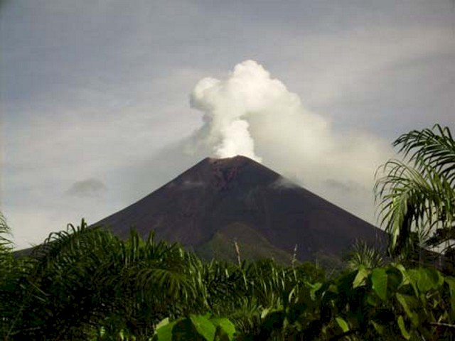 巴布亞紐幾內亞火山爆發 未傳傷亡