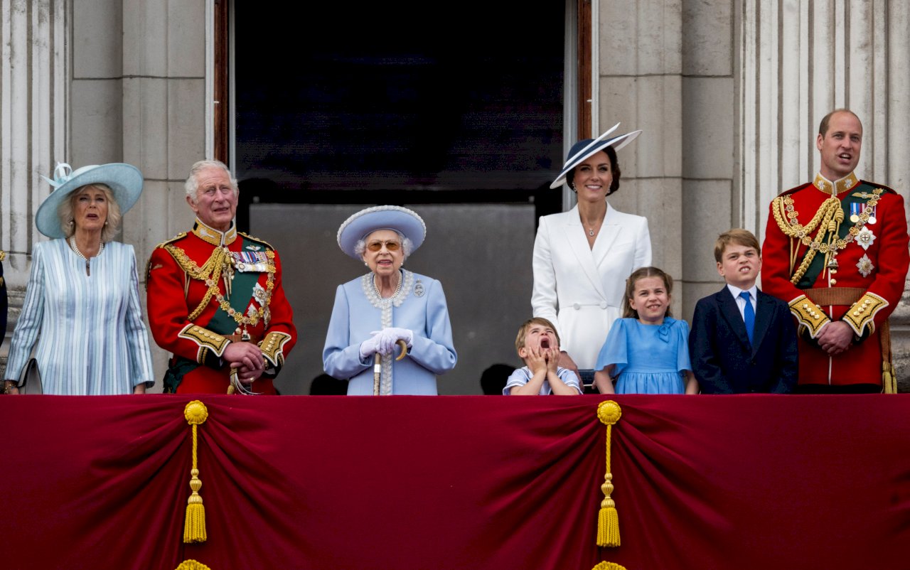 英女王白金禧慶典 路易王子扮鬼臉萌樣超搶戲