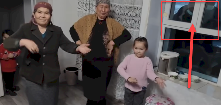 「洋五毛」新疆拍片為中國洗白  卻意外曝光官員貼身監控當地人受訪