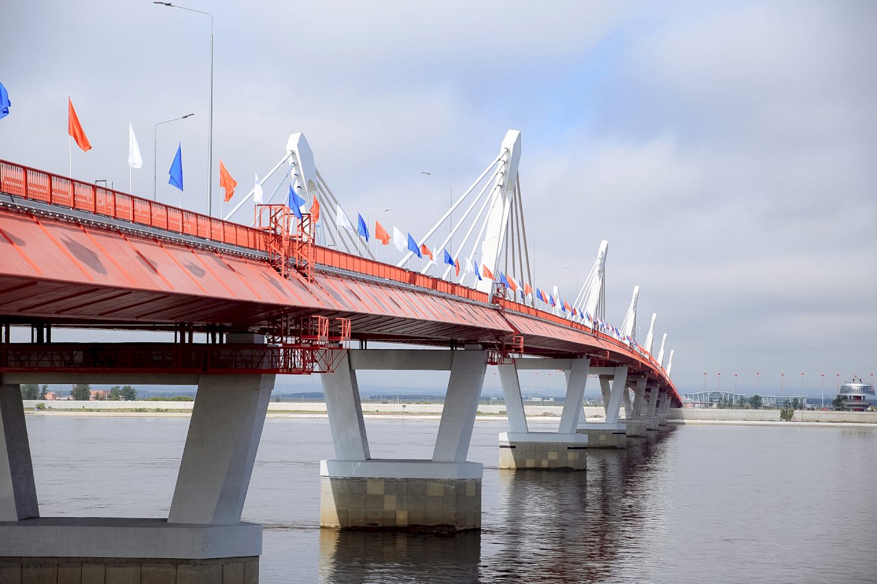中俄首座跨邊界公路大橋通車