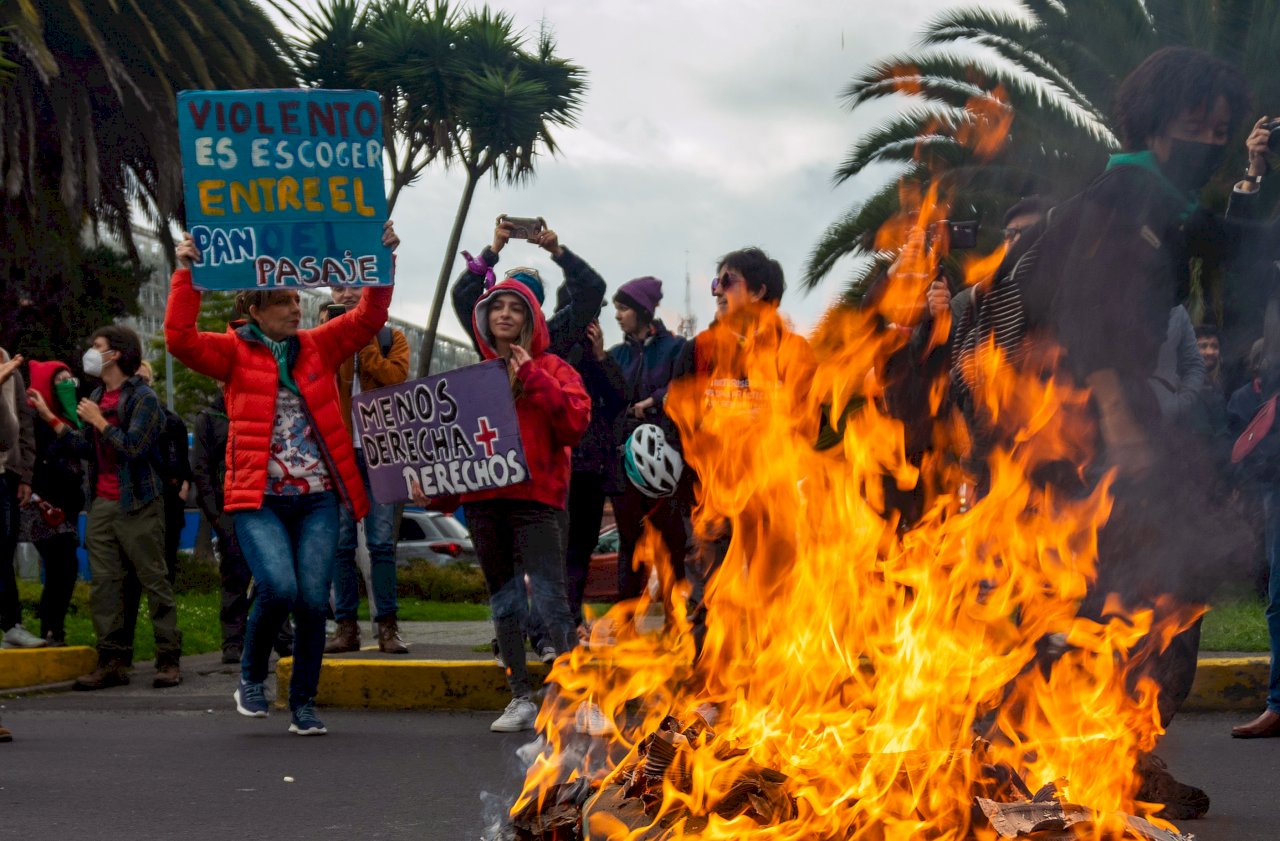 抗議經濟政策 厄瓜多原住民封路長期抗爭