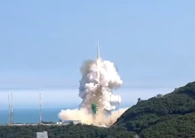南韓首次成功試射自主研發的太空火箭
