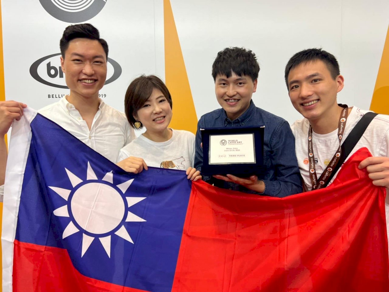 「乖乖」坐鎮！ 米蘭世界咖啡冠軍賽  台灣選手獲拿鐵藝術第3名