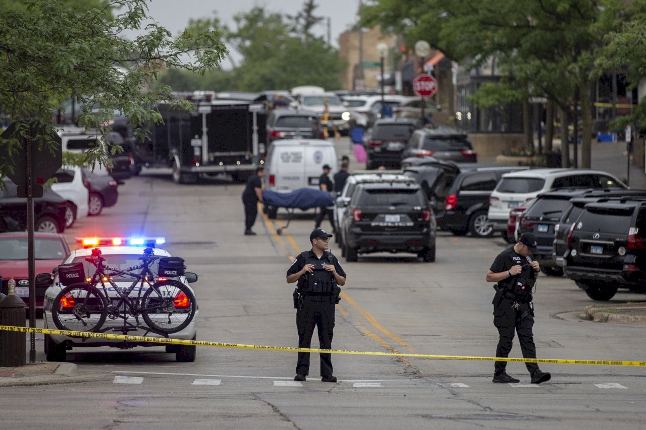 美國國慶芝加哥郊區遊行槍擊案 至少6死