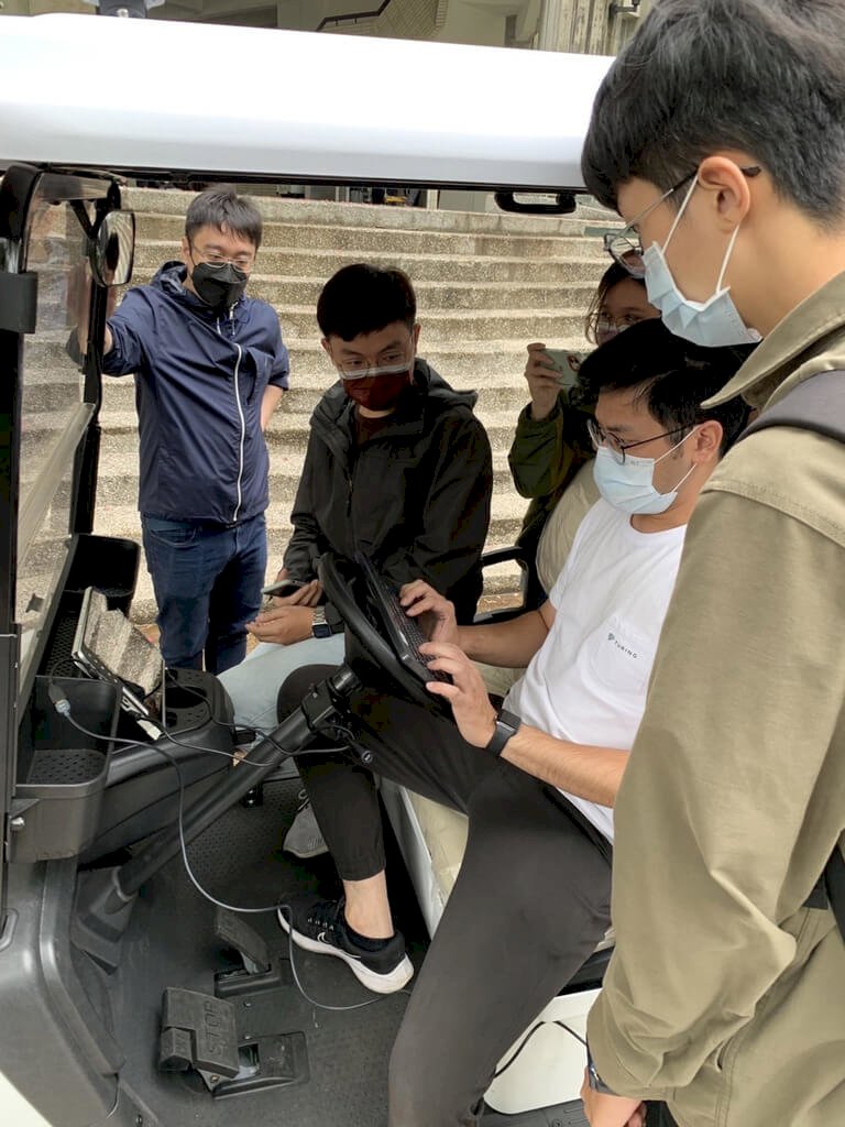 高科大攜手微軟 發表亞洲首輛Azure AI驅動自駕車