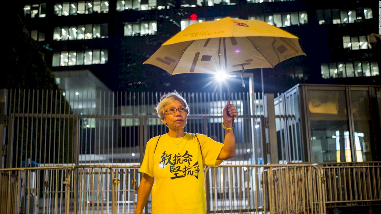 被控參與非法集會 香港王婆婆入獄