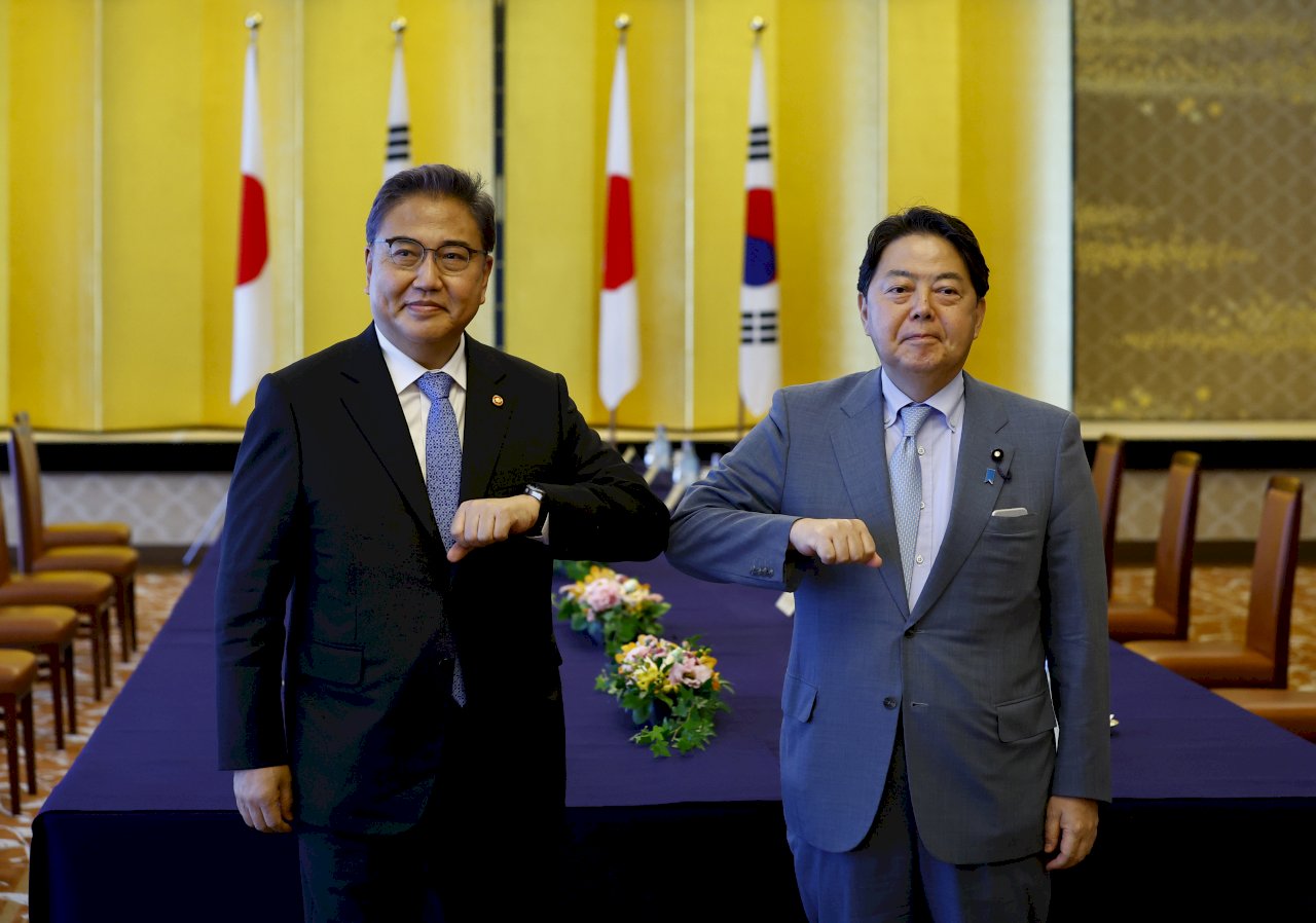 解決恩怨修補關係 南韓外長抵達日本訪問