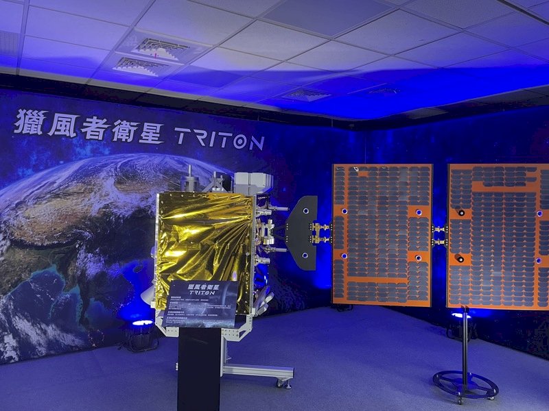 台灣首顆自製氣象衛星明年升空 蘇揆7日視察
