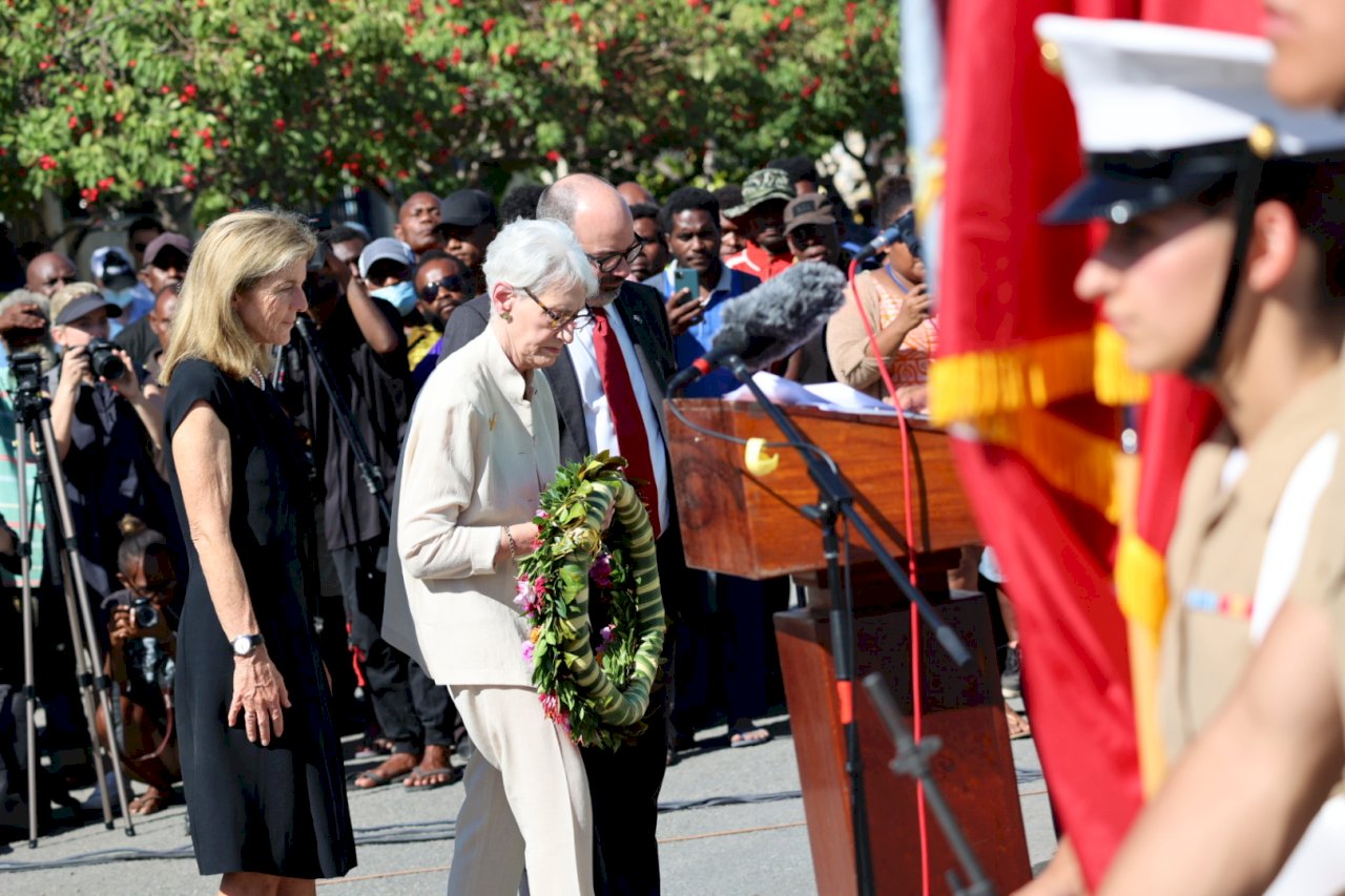 美副國務卿出席紀念戰役儀式 索羅門總理未現身