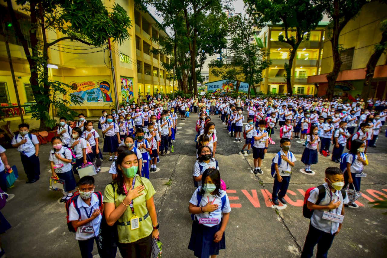 菲律賓新學年 百萬學童疫情後首度返校
